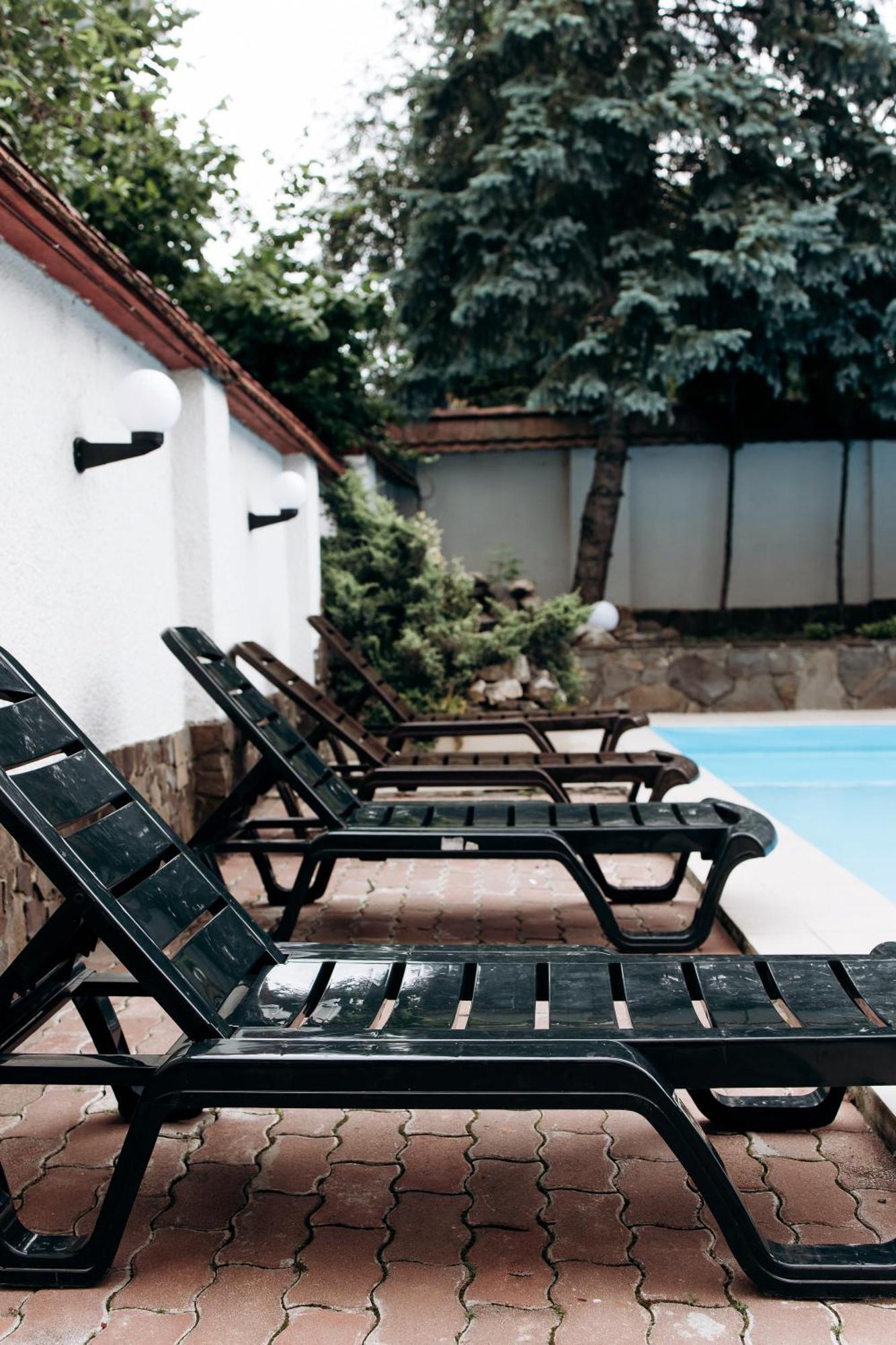 Eduard Hotel Ujhorod Exterior foto
